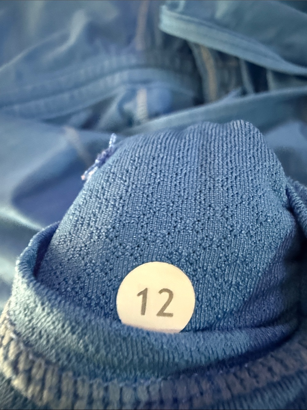 B44 lululemon athletica Women’s 12 Sky Blue Hooded Long-Sleeve Pullover - Picture 10 of 10